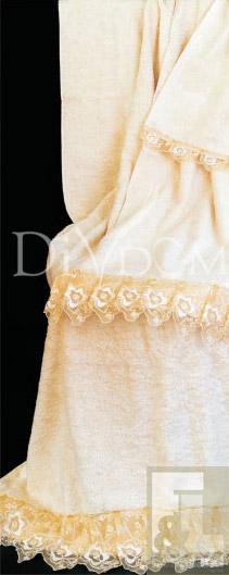 Хавлия с бродирана дантела