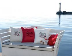 Декоративна възглавничка Bite Me