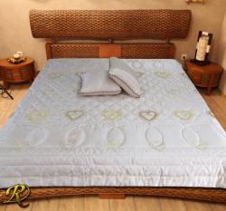 КУВЕРТЮРА БЕЖОВИ СЪРЦА + 2 ВЪЗГЛАВНИЦИ