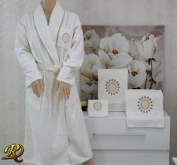 Халат за баня Белинда с 3 кърпи и дантела Екрю